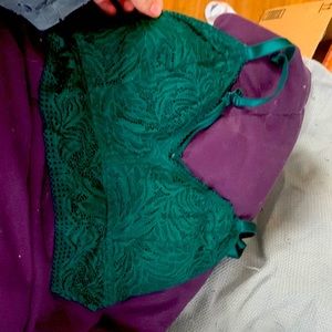 not worn got the wrong size it’s a 2xl dark green and the brand it Auden